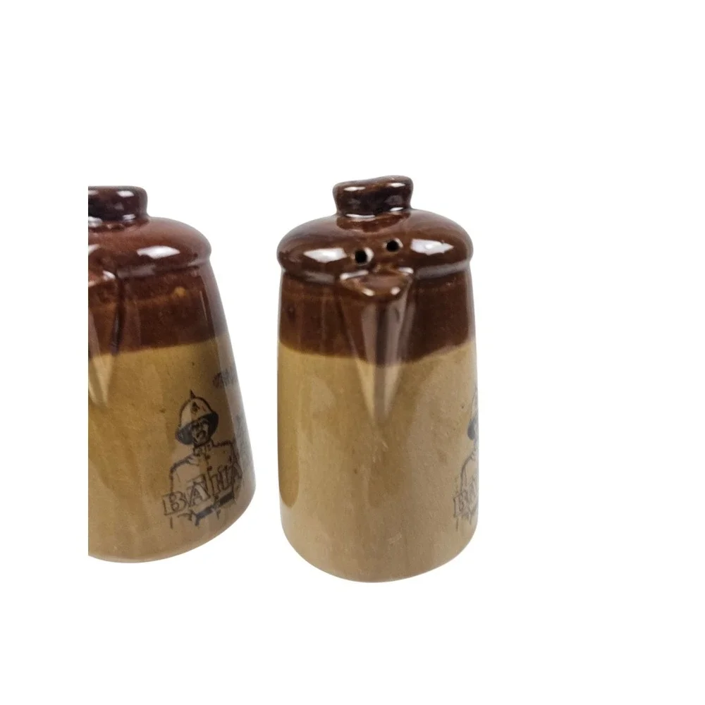 Vintage Bahamas Souvenir Ceramic Salt and Pepper Shakers Pitcher Brown Tan 4in
